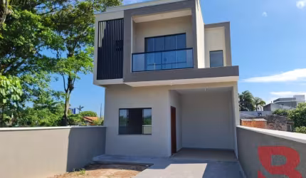 SOBRADO COM PISCINA PROXIMO AO MAR, COM VALOR PROMOCIONAL!