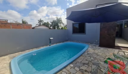 IMÓVEL EM ALVENARIA, COM PISCINA E CHURRASQUEIRA NO BALN. CAMBIJU, MEDINDO APROX. 75,00M², TERRENO DE 180,00M², CONTENDO 03 QUARTOS (01 SUÍTE) .