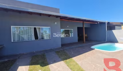 IMÓVEL NOVO COM CHURRASQUEIRA E PISCINA NA BARRA DO SAÍ - CONTENDO 03 DORMITÓRIOS - APENAS 850 METROS DO MAR