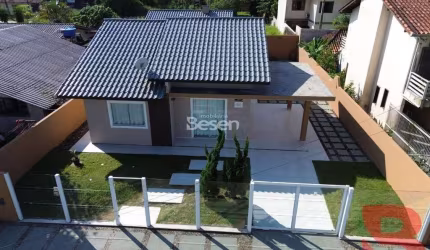 EXCELENTE CASA LOCALIZADA NA QUADRA DO MAR- APENAS 50MTRS DA PRAIA