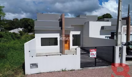 CASA COM EXCELENTE LOCALIZAÇÃO POR R$ 340.000,00 (02 DORMITORIOS, BANHEIRO SOCIAL, SALA E COZINHA, VAGA DE GARAGEM)