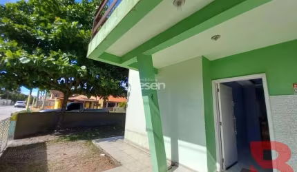 APARTAMENTO PERTO DO MAR POR APENAS R$ 298.000,00, 02 QUARTOS, ESPAÇO DE TERRENO.