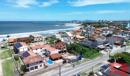 EXCELENTE OPÇÃO DE APARTAMENTO  FRENTE PARA A RUA DO PRINCIPE PROXIMO AO MAR