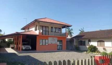 EXCELENTE IMÓVEL RESIDENCIAL E COMERCIAL LOCALIZADO NA AV DO PRINCIPE NO CENTRO DE ITAPOÁ/SC