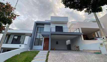 Casa à venda em Valinhos, Residencial Santa Maria, com 3 suítes, com 215 m²