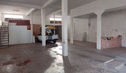 Barracão à venda, 370 m² por R$ 240.000,00 - Vila Industrial - Bauru/SP