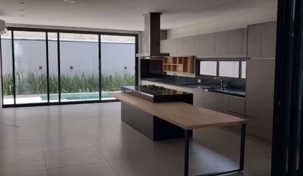 Casa com 3 dormitórios à venda, 211 m² por R$ 1.850.000,00 - Condomínio Tamboré - Bauru/SP