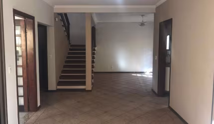 Casa com 3 dormitórios à venda, 240 m² por R$ 720.000,00 - Vila Coralina - Bauru/SP