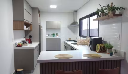 Casa com 3 dormitórios à venda, 210 m² por R$ 980.000,00 - Vila Cidade Universitária - Bauru/SP