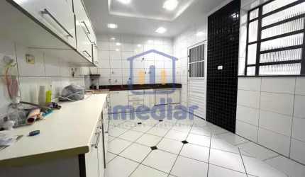 Casa com 4 quartos à venda na Rua José Bonifácio, Centro, São Vicente, 220 m2 por R$ 895.000