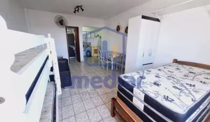 Kitnet / Stúdio à venda na Rua Santa Rita de Cássia, Balneário Maracanã, Praia Grande, 38 m2 por R$ 169.900