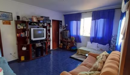 Casa com 3 quartos à venda na Rua Professora Iole Maria Carmona, Jardim São Carlos (Zona Sul), São Paulo por R$ 180.000