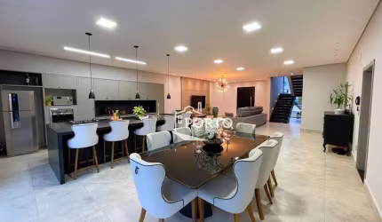 Casa com 3 dormitórios à venda, 310 m² por R$ 2.190.000,00 - Villa Bela Vista - Piracicaba/SP