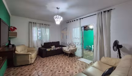 Casa térrea para venda no Pq Almerinda Pereira Chaves, Jundiaí - SP com Terreno de 125m² de área e 118m² de área construída