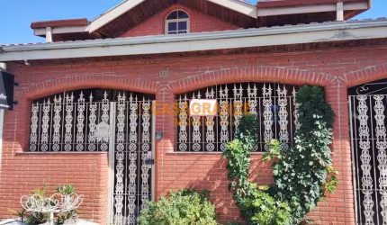 Casa com 02 quartos, no Vila Maria  SJC