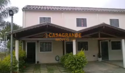 Casa com 02 quartos, 74mts no Vila São Geraldo SJC