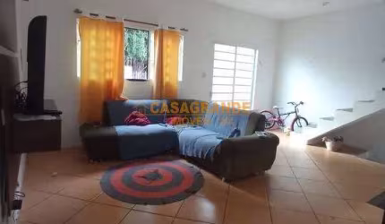 Casa com 03 quartos, 110m² no Campos de São José, SJC