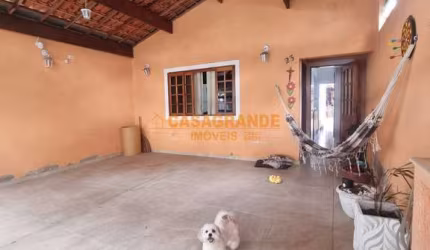 Casa com 02 quartos, 109m² no Bosque dos Eucaliptos, SJC