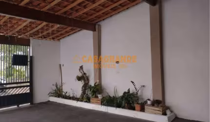 Casa com 03 quartos, 210m² no Jardim Satélite SJC