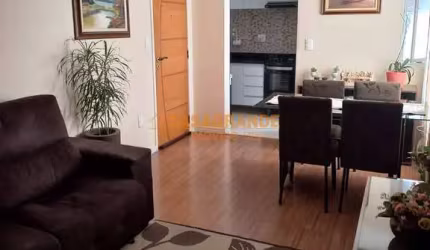 Apartamento a venda. Reformado no Monte Castelo