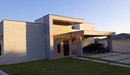 Casa com 04 quartos 300m² no Condomínio Colinas do Parahyba