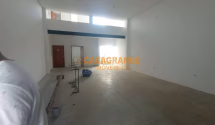 Galpão com mezanino com 110 m² construção em avenida no Jardim Santa Julia