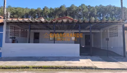 Casa com 03 quartos, 136m² no Jardim Altos de Santana  SJC
