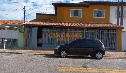 Casa com 04 quartos, 180m² no Vila Alexandrina, SJC