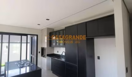 Casa com 3 suítes com 162m² no Condomínio Aruanã
