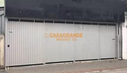 Salão com 105m² no Centro, SJC