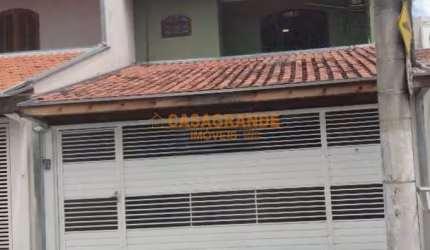 Casa Sobrado com 4 quartos, 241 m², Jardim América