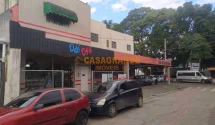 Prédio comercial de Esquina com 507m² de Frente  da Av: jk