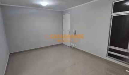 Apartamento com 2 quartos à venda no Residencial Esther, Floradas de São Jo