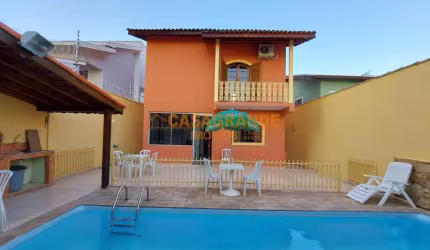 Casa com 04 quartos, 210m² no  Jardim Altos de Santana I - Jacareí -SP