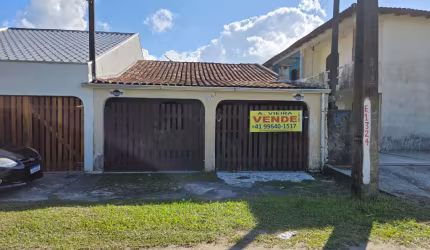 Casa na avenida Paranaguá Ipacarai