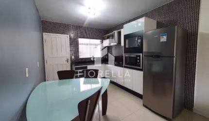 Casa com 02 dormitórios no bairro Potecas, em São José.