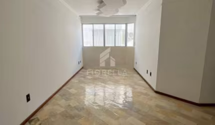 Cobertura com 03 dormitórios, 01 suíte com amplo terraço no bairro Estreito - Florianópolis/SC