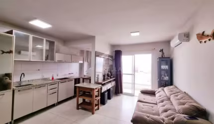 Apartamento com 03 dormitórios sendo 01 suíte em Barreiros, São José/SC