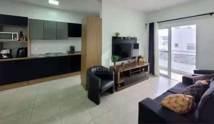 Apartamento semimobiliado, com 02 dormitórios, sendo 01 suíte, 01 vaga, no bairro Ipiranga/São José