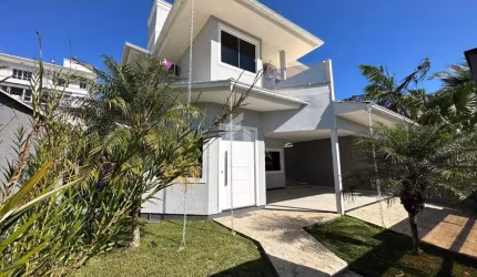 Casa Pedra Branca 3 dormitórios sendo 1 suíte