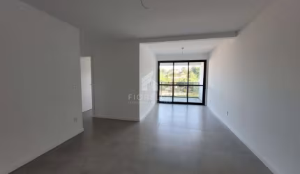 Apartamento novo à venda com 03 dormitórios, sendo 01 suíte, no bairro Praia Comprida, em São José-SC