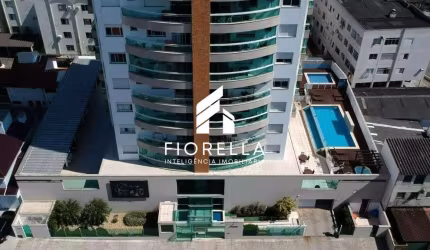 Apartamento de 03 dormitórios, sendo um suíte, à venda no bairro Estreito - Florianópolis/SC