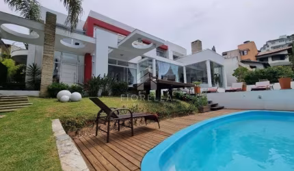 Casa com 08 suítes no  Centro - Florianópolis / SC