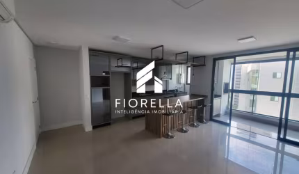 Apartamento de 02 dormitórios sendo 01 suíte e 03 vagas de garagem, Agronômica - Florianópolis/SC