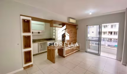 Apartamento com 02 dormitórios sendo 01 suíte no bairro Barreiros - São José/SC
