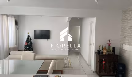 Apartamento de 02 dormitórios com sacada no bairro Kobrasol - São José / SC