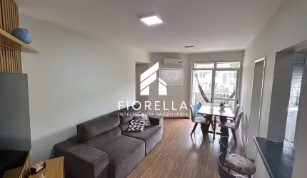 Apartamento à Venda com 02 dormitórios no Centro de São José-SC
