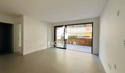 Apartamento studio de 01 dormitório, com terraço, no bairro Estreito em Florianópolis.