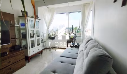 Apartamento com 2 dormitórios com vista livre  no Estreito, em Florianopolis.
