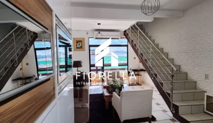 Casa com 3 quartos sendo 1 suíte e 3 salas comerciais no bairro da Agronômica!